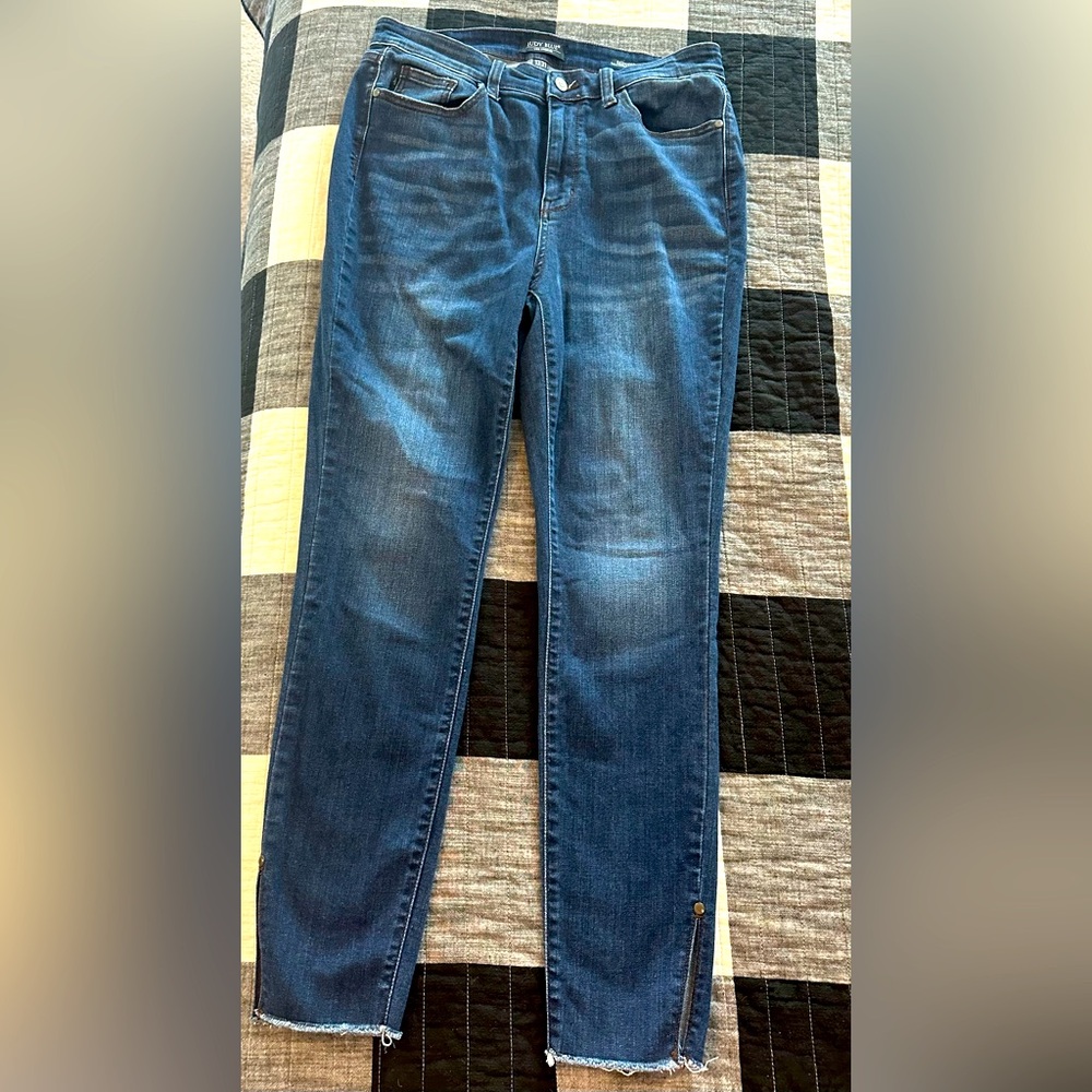 Judy Blue skinny size 13/31 jeans with open leg detail LIKE NEW - never worn!